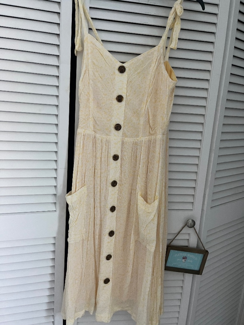 LC Lauren Conrad Yellow Floral Dress! Adorable! New condition! Size XS!